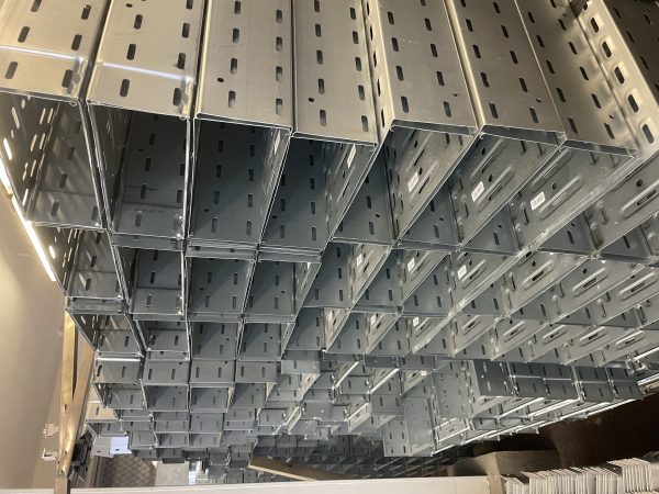 náhled Kovový káblový žlab TOP SERVIS EKZS 250/100